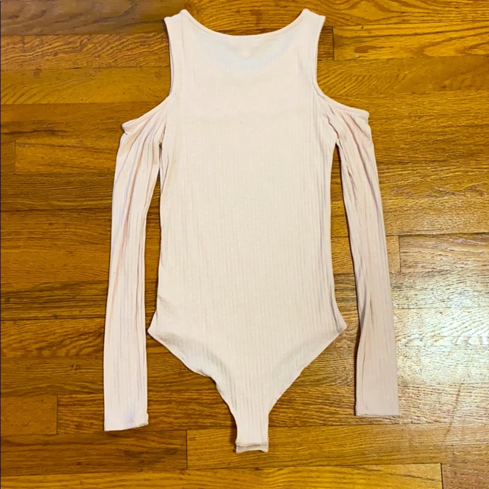 Light pink bodysuit from Urban Outfitters - Picture 2 of 3